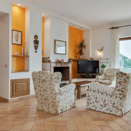 Inviting Farmhouse In With Garden Tatil Evi